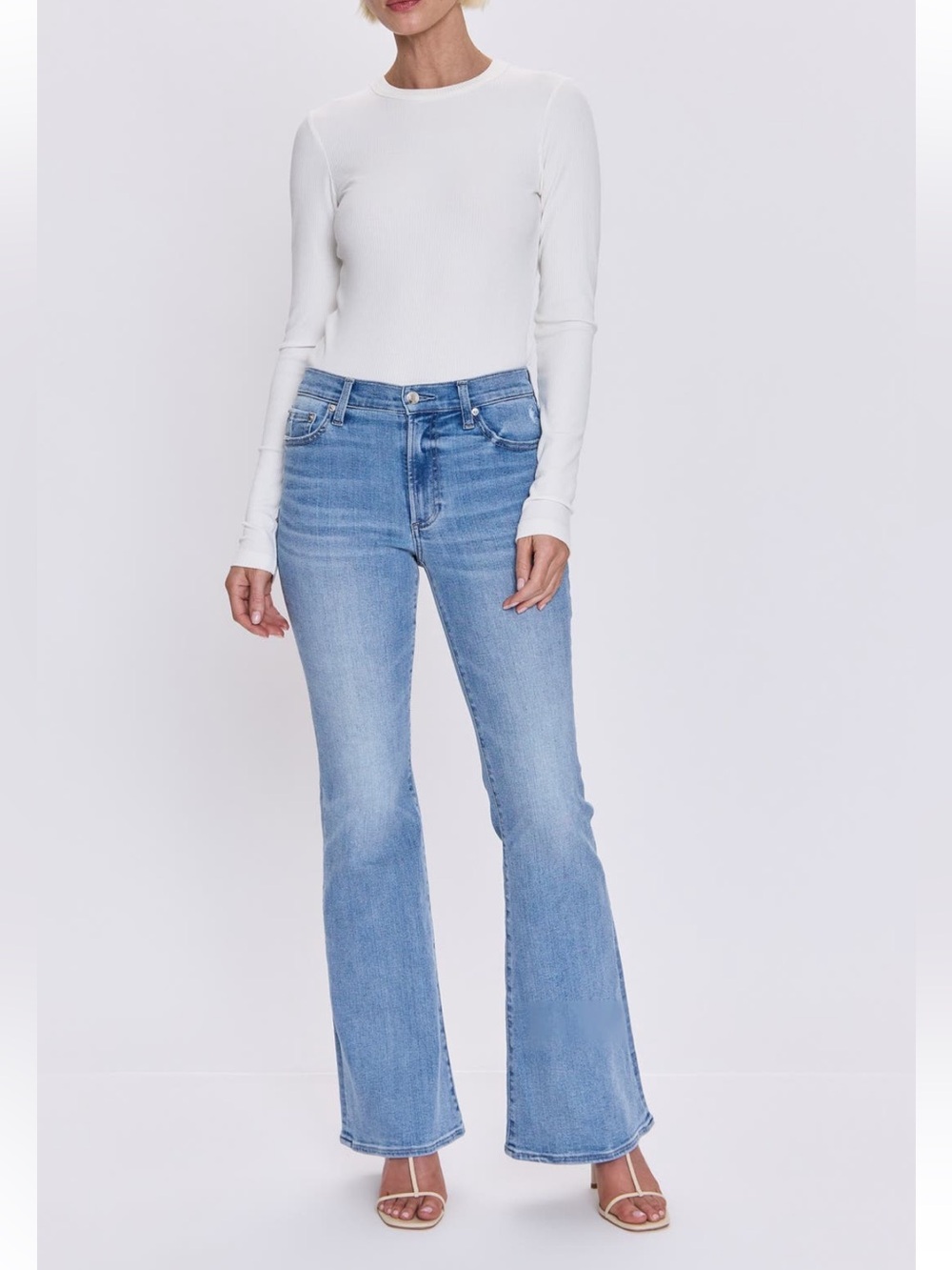 NWT Pistola Kinsley Flare Jeans Size 26 Mid-Rise Captivate